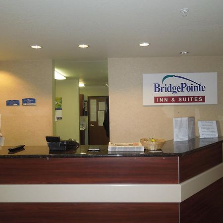 Bridgepointe Inn & Suites Toledo-Perrysburg-Rossford-Oregon-Maumee By Hollywood Casino Northwood Exteriör bild