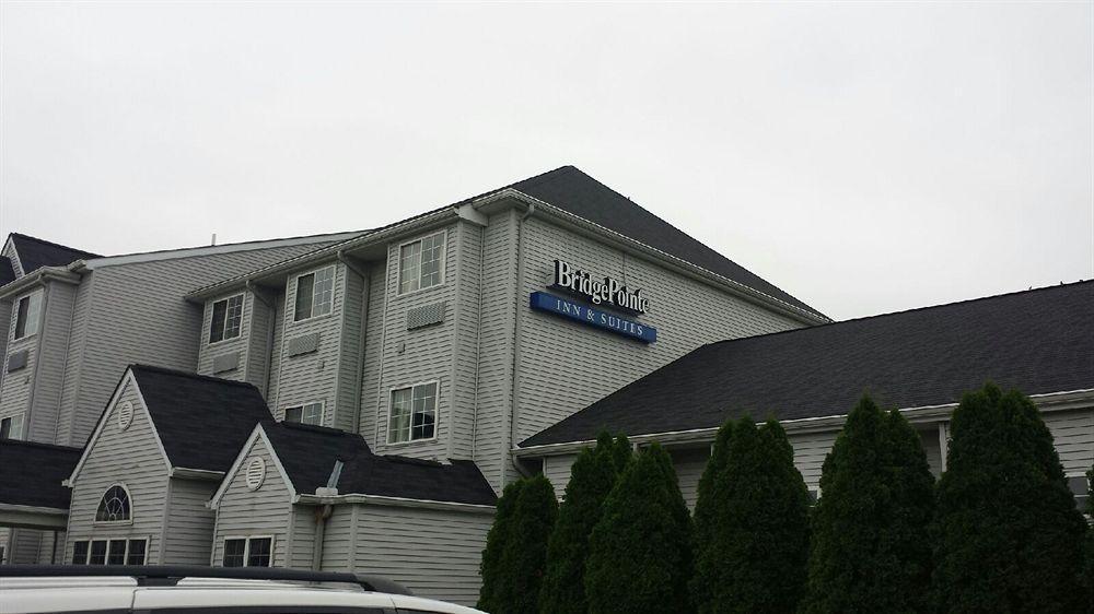 Bridgepointe Inn & Suites Toledo-Perrysburg-Rossford-Oregon-Maumee By Hollywood Casino Northwood Exteriör bild