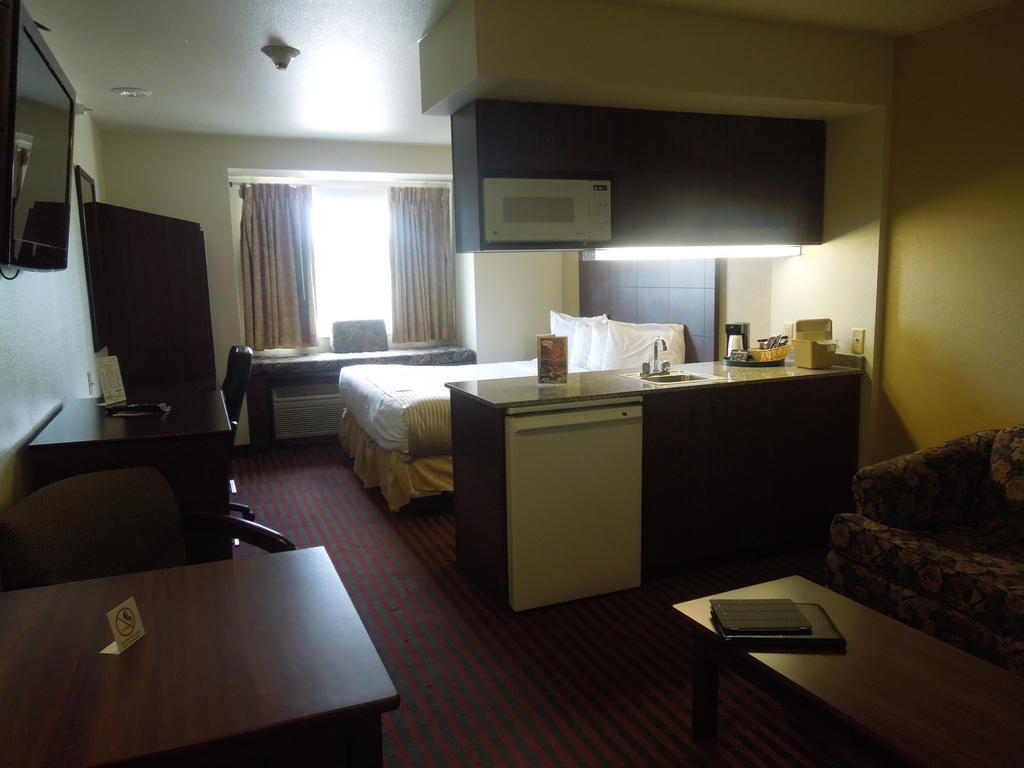 Bridgepointe Inn & Suites Toledo-Perrysburg-Rossford-Oregon-Maumee By Hollywood Casino Northwood Exteriör bild